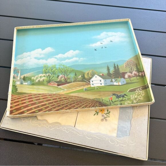 Vintage Floral Embroidered standard pillowcases 1923 Antique - Picture 4 of 8